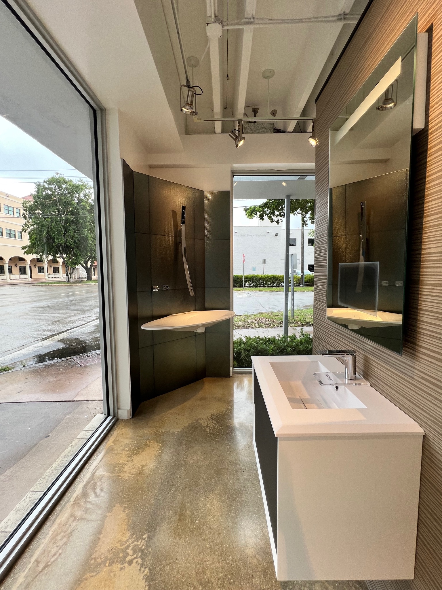 Creative Bathroom and Kitchen Premier provider of exquisite kitchen and bathroom appliances